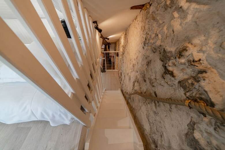 L'authentic Private Triplex Apartment