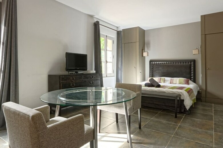 Debussy Private Apartment Priv�