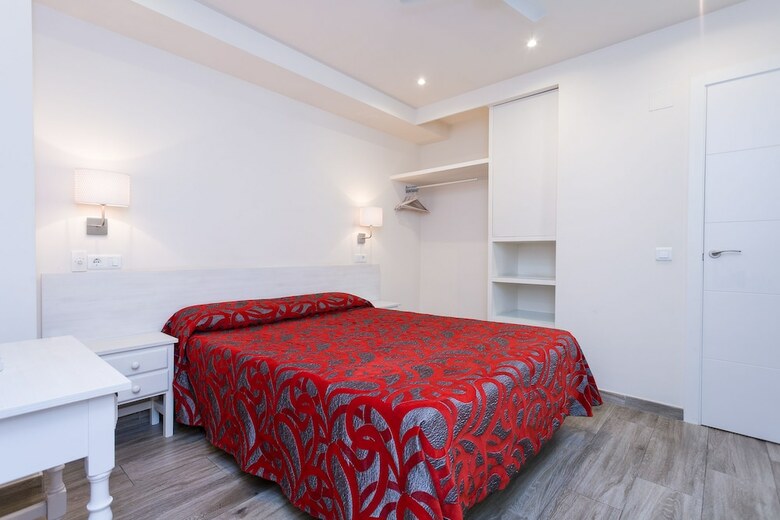 Sol Y Miel Hostal