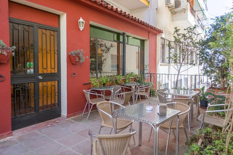 Sol Y Miel Hostal