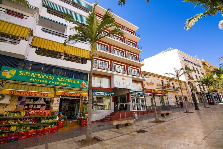 Sol Y Miel Hostal