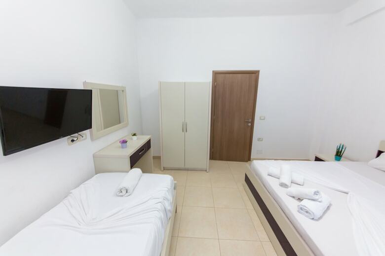 Summer Kiss Hotel