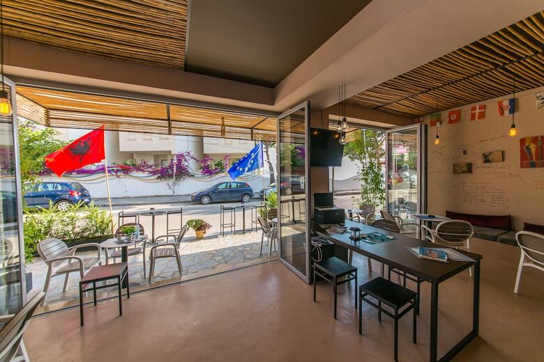 Summer Kiss Hotel