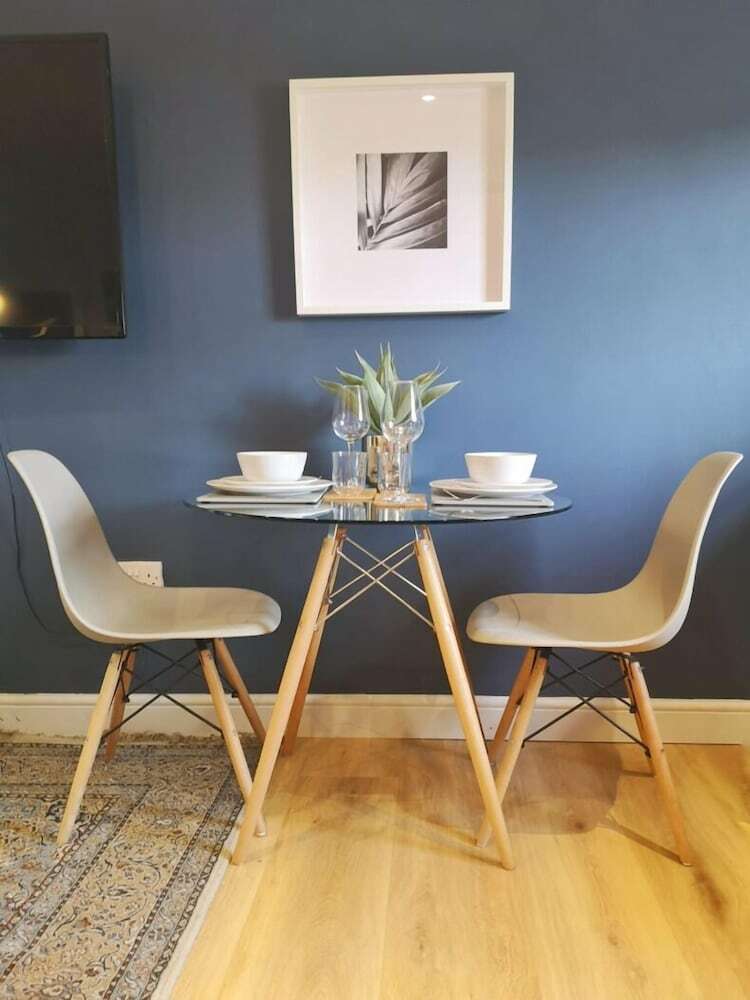 Charming  Oxford Apartments