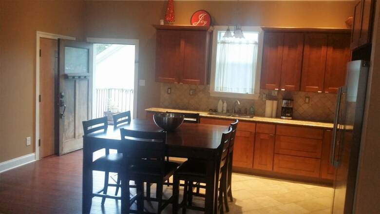 Choo Choo Lofts, 3 Br, 2 Bath, Full Kitchen - Lafayette, La