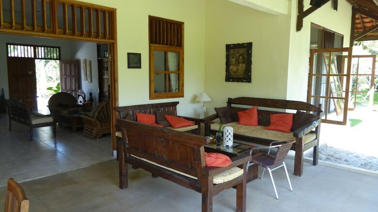 Hotel Rumah Kita