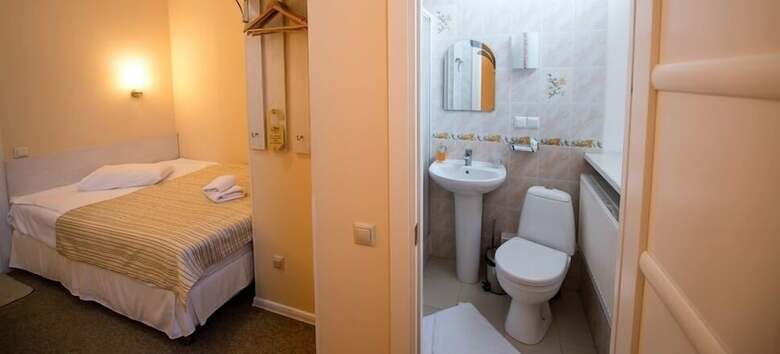 Light Hotel & Hub