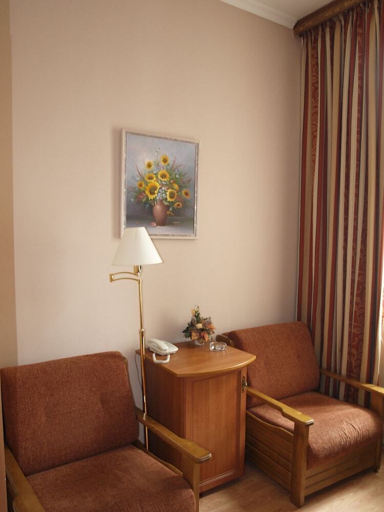 Domus Hotel -1