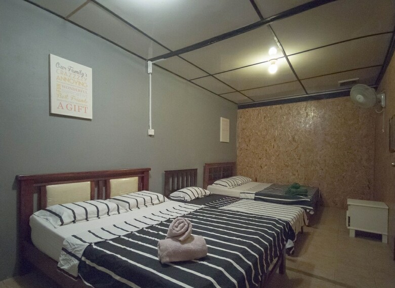 Hostal Le Nomade Hostel