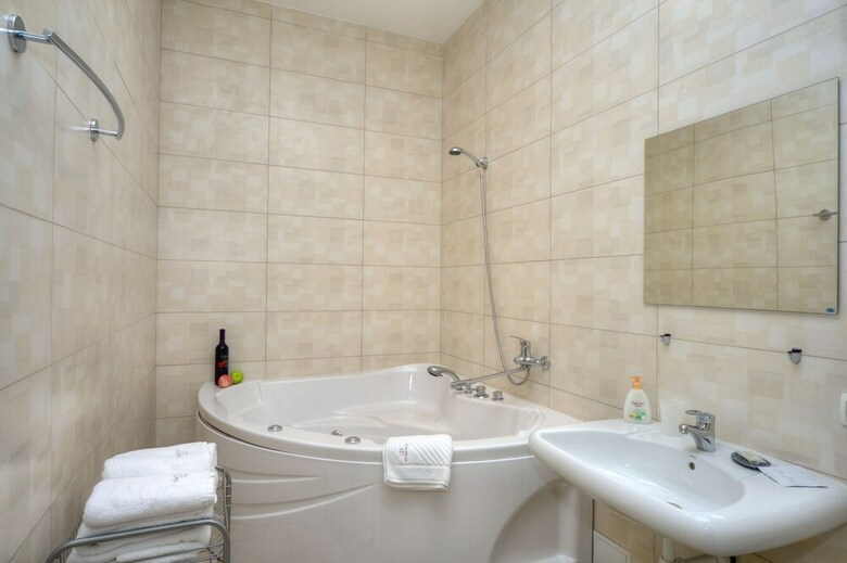 Best Season Apart Hotel