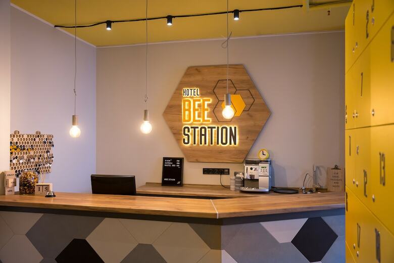 Hostal Hotel Bee Station - Hostel