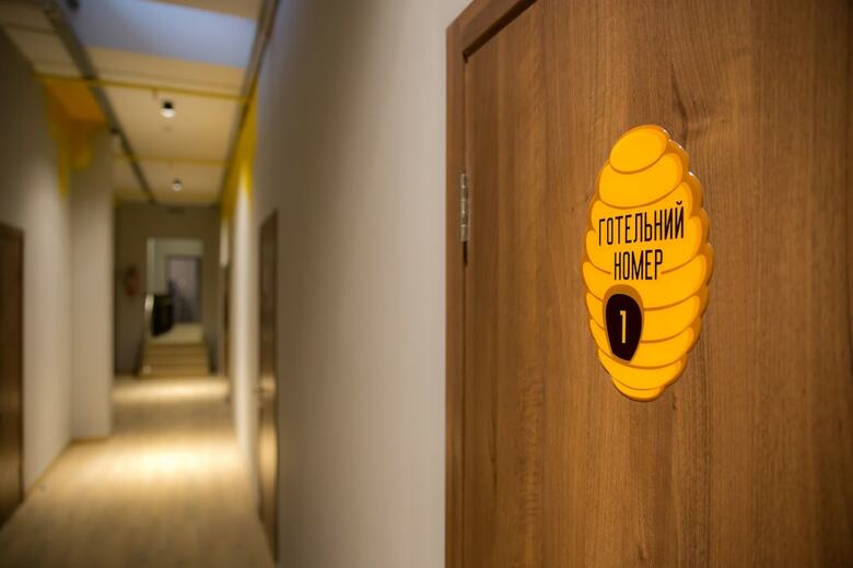 Hostal Hotel Bee Station - Hostel