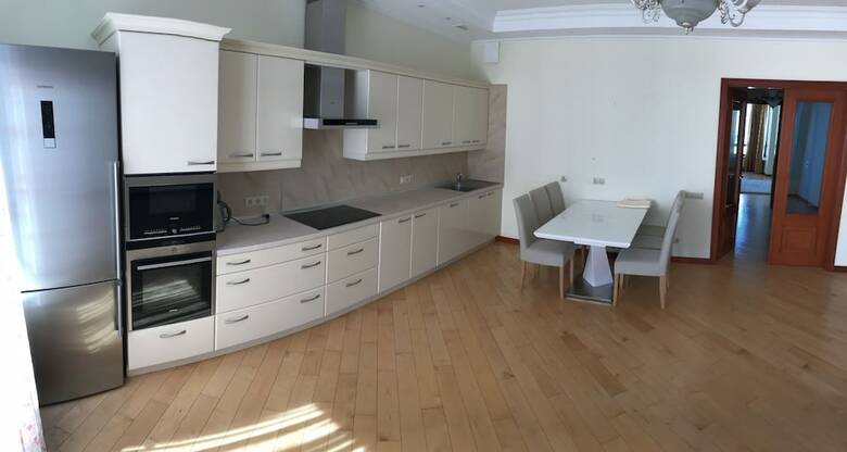 Luxury Condominium. Kiev Center.