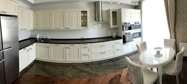 Luxury Condominium. Kiev Center.