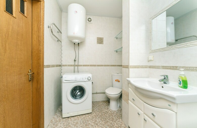 4-room Apartment Kiev Opera View