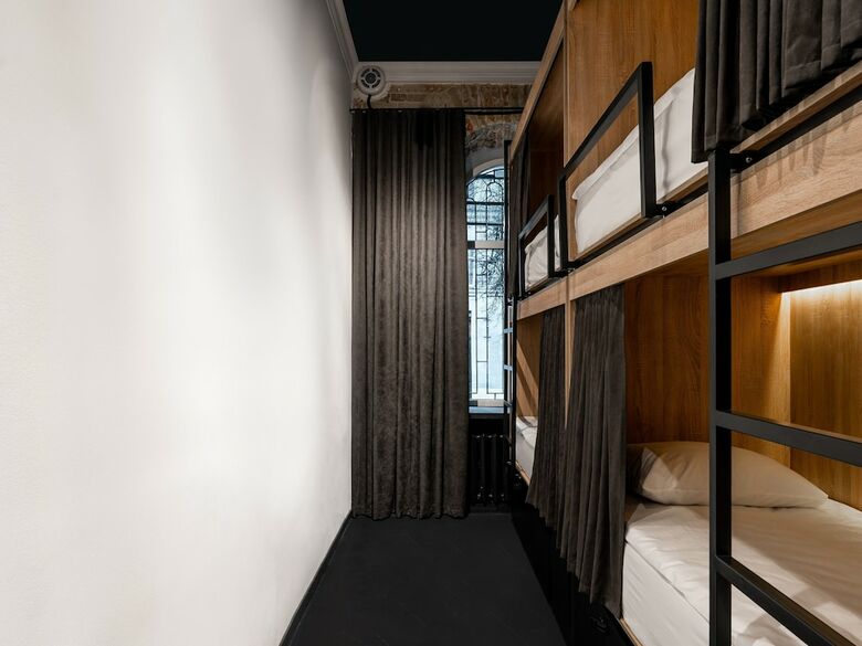Hostal Globe Runner Hotel & Hostel