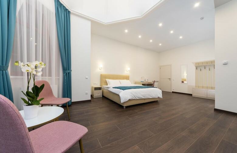 Hotel Kiev Story