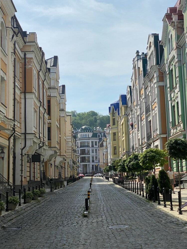 Hotel Kiev Story