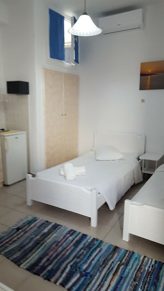 Hotel Eleanna's