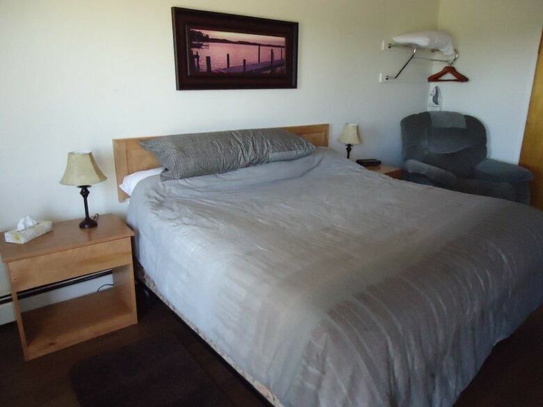 Hotel Anchor Motel And Suites