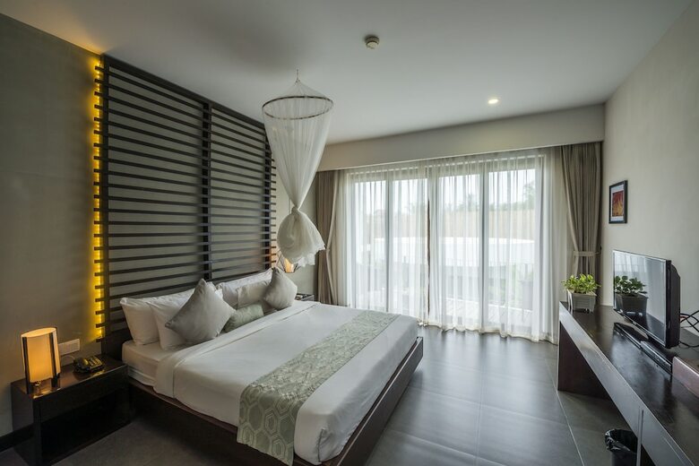 Hotel Ren Resort