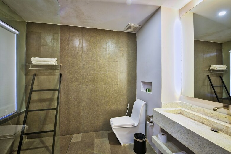 Hotel Ren Resort