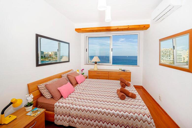 Spinola Bay Apartment