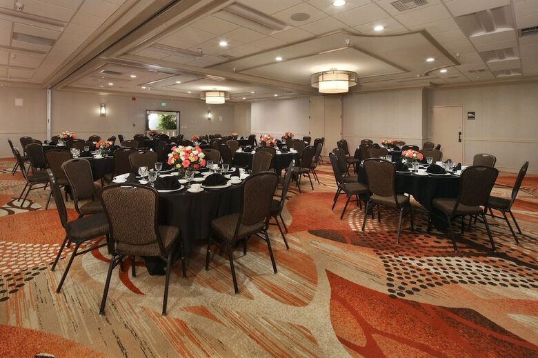 Hotel Embassy Suites By Hilton Palm Desert