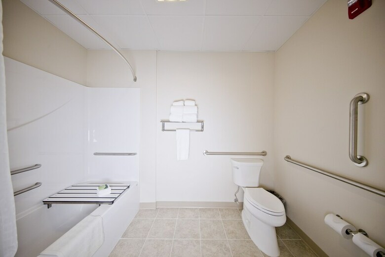 Hotel Cobblestone Inn & Suites - Clarion