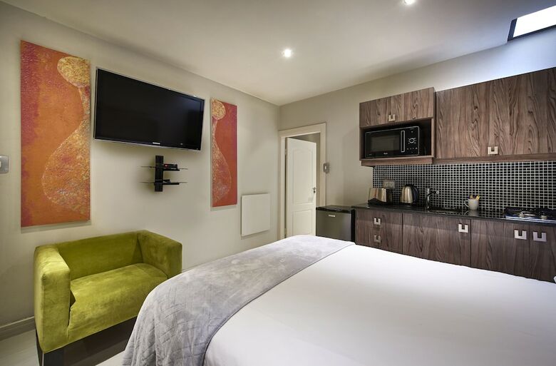 Dynasty Forest Sandown Hotel & Conference Centre