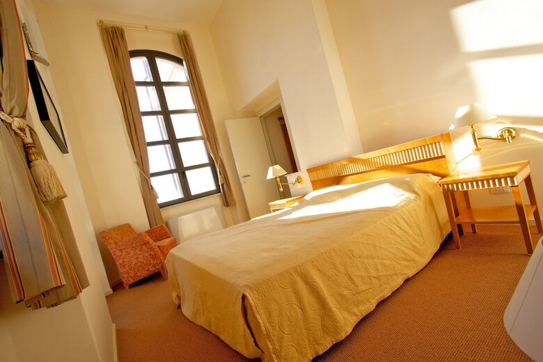 Miramare Apartments & Suites