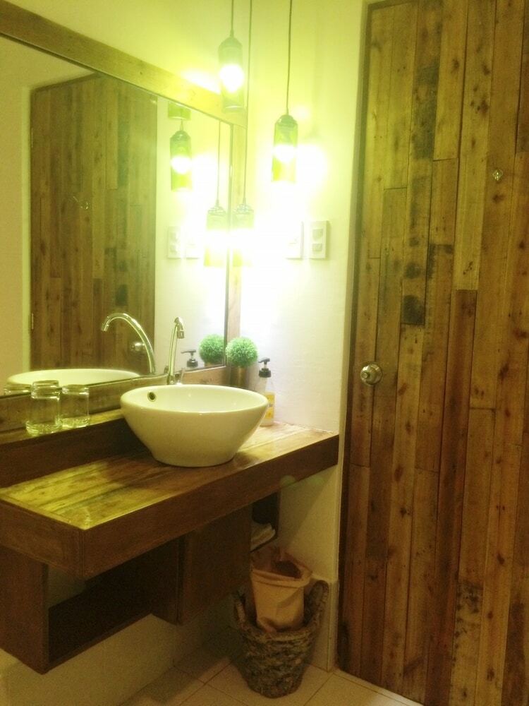 Cabins By Eco Hotel Tagaytay