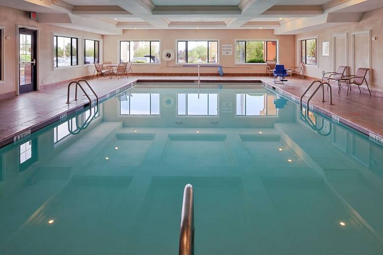 Holiday Inn Express Hotel & Suites Kingman