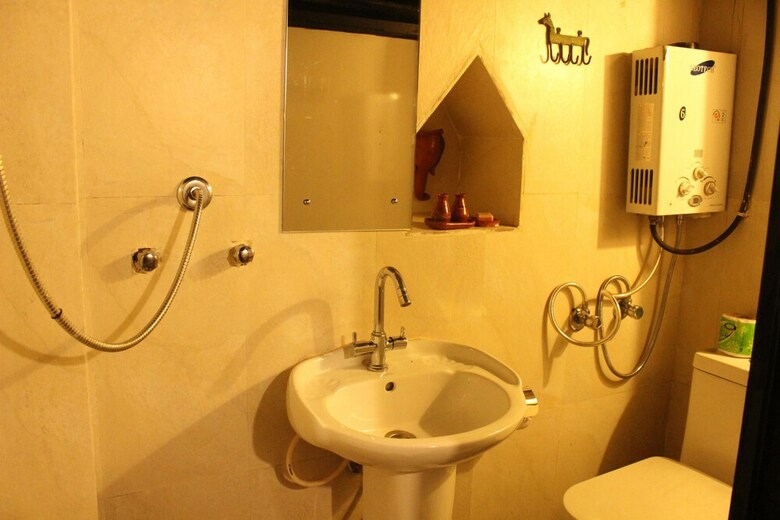 Hotel Hira Guest House