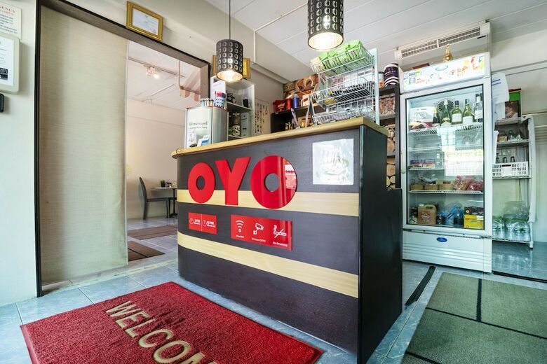 Hotel Oyo 838 Aromdee Apartment