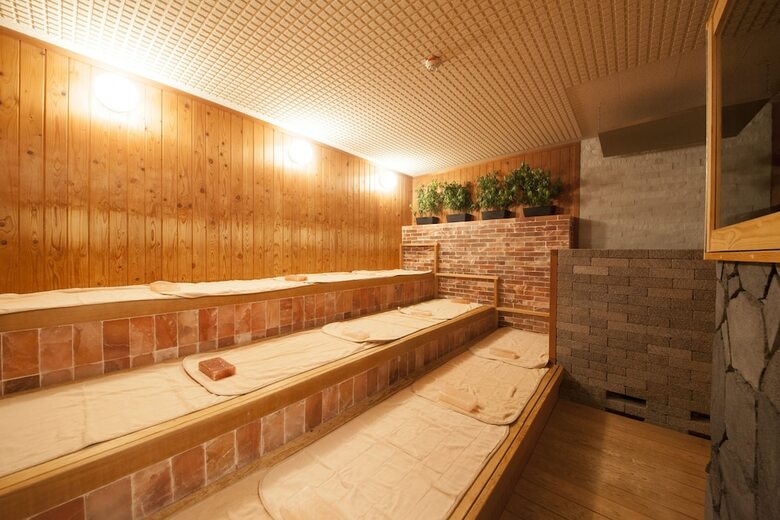 Centurion Cabin & Spa Ladies
