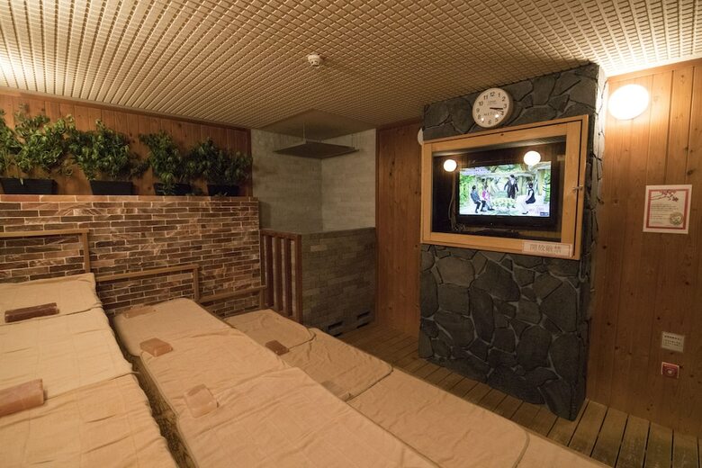 Centurion Cabin & Spa Ladies