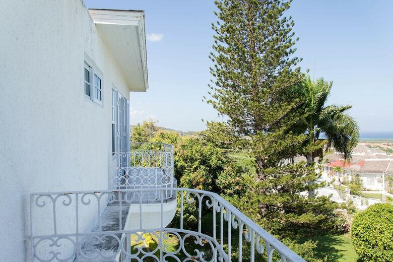 Hatfield South Villa
