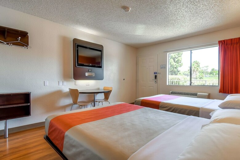 Motel 6 Carlsbad - Village