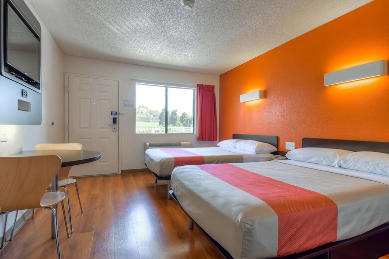 Motel 6 Carlsbad - Village