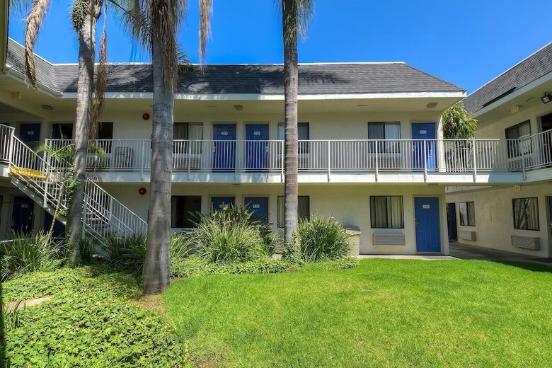 Motel 6 Carlsbad - Village