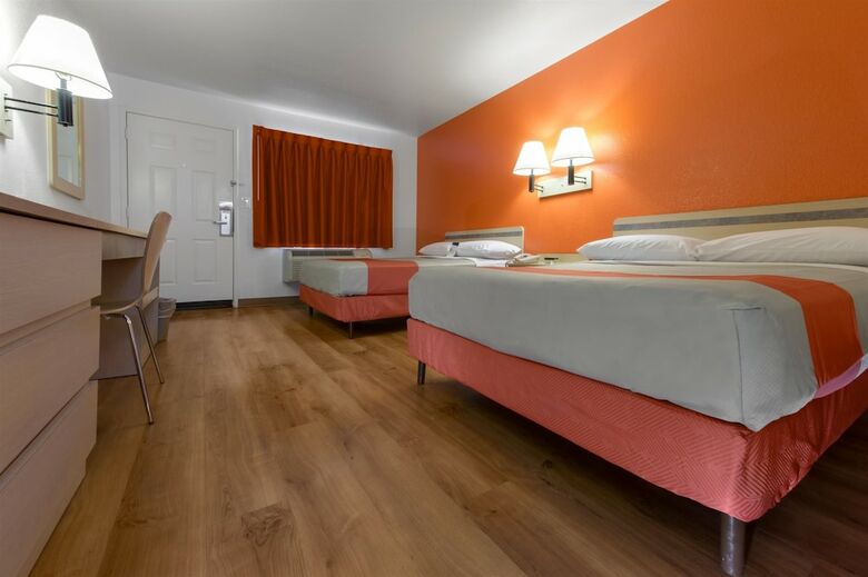 Motel 6 Brattleboro