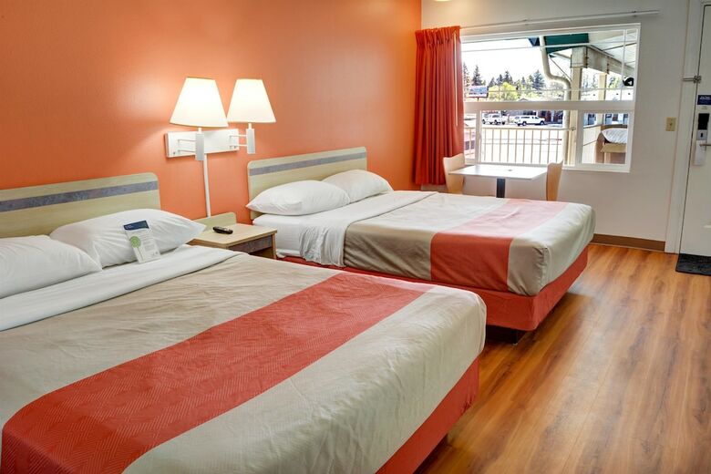 Motel 6 Bend