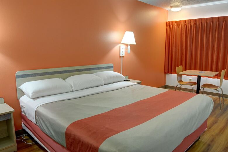Motel 6 Bend