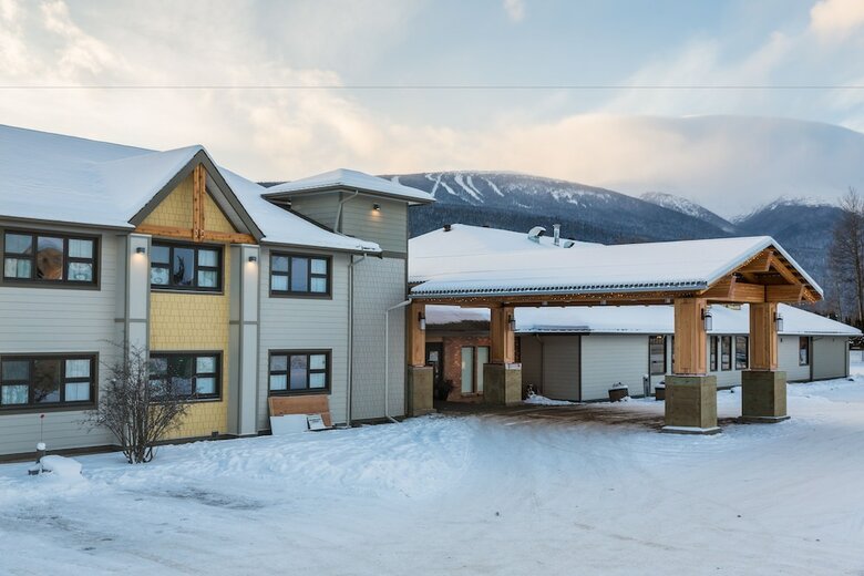 Hotel Prestige Hudson Bay Lodge