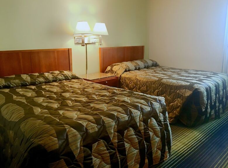 Hotel Oasis Inn