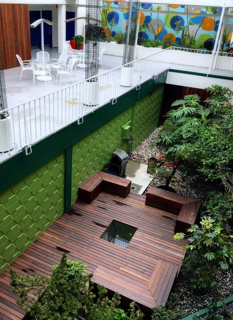 Hotel Oasis Inn