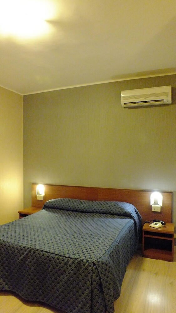 Hotel Consul