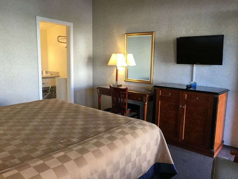 Motel Discovery Inn