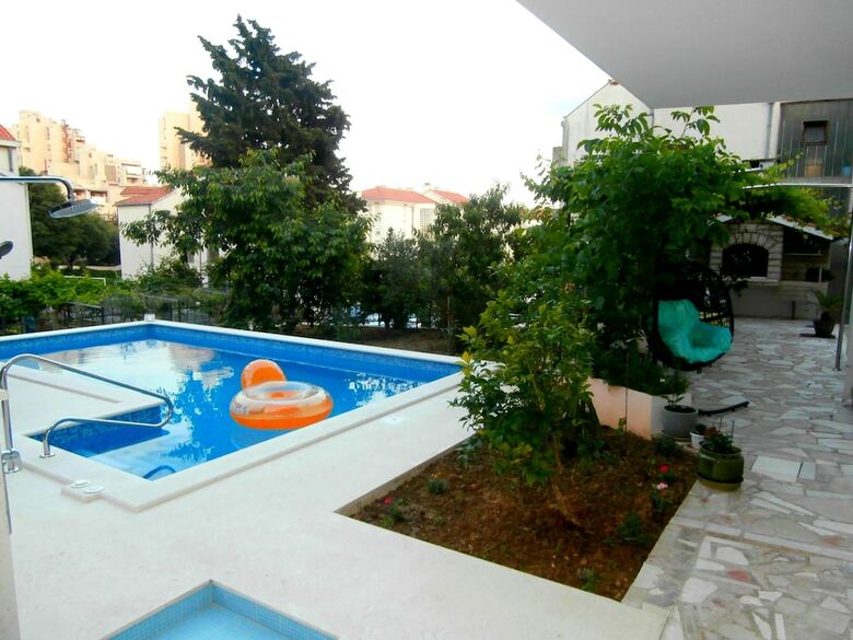Apartments Cordis